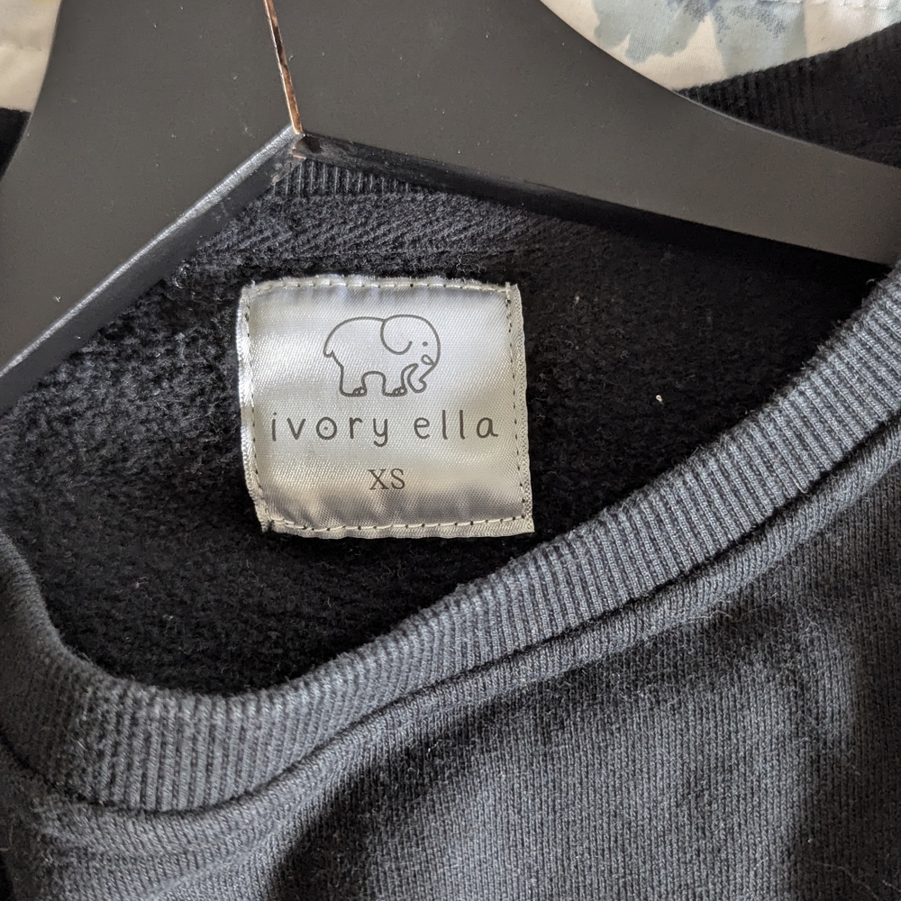 Ivory Ella Black Crew Neck Sweatshirt Mandala Design excellent used cond XS - Picture 3 of 5